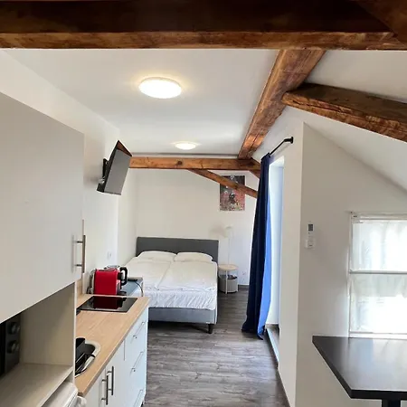 Zhang Apartment
